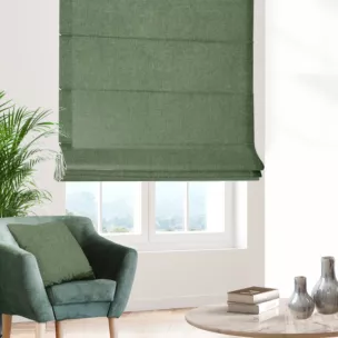 Roleta rzymska zielona miękka, szenilowa tkanina o wyraźnym splocie i delikatnym połysku