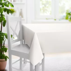 Obrus na wymiar kremowy z miękkiej w dotyku tkaniny szenilowej