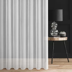 Firana szyta na taśmie 5 cm biała z matowej tkaniny typu peru, wykończonej obciążnikiem Italissima Eva Minge