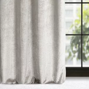 Zasłona jasnobeżowa z błyszczącego strukturalnego welwetu 140x250 cm przelotka - LUSSI