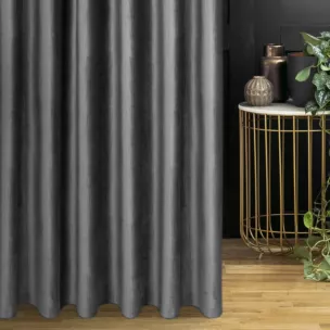 Zasłona szyta na taśmie 5 cm grafitowa z tkaniny welwetowej w pionowe prążki, wykończona obciążnikiem