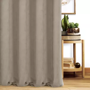 Zasłona szyta na taśmie 5 cm jasnokremowa z miękkiej tkaniny o welurowej strukturze