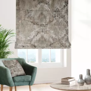 Roleta rzymska beżowo złota z grubej welwetowej tkaniny w elegancki ornamentowy wzór Italissima Eva Minge