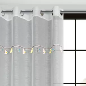 Firana kremowa z etaminy zdobiona taśmą dekoracyjną z wiszącymi trójwymiarowymi słonikami 140x250 cm przelotka KIDS