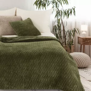 Koc 130x160 cm ciemnozielony z widocznym plecionym splotem KAYLA kolekcja FIORE