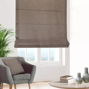 Roleta rzymska ciemnozłoto granatowa z tkaniny z dodatkiem połyskującej nici, z widocznym ozdobnym splotem