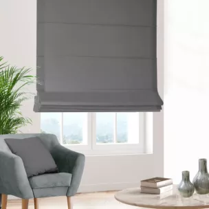 Roleta rzymska popielata z eleganckiej lśniącej tkaniny o drobnym splocie