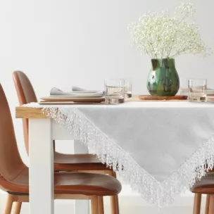 Bieżnik na stół biały 85x85 cm TINA zdobiony puszystymi frędzlami EUROFIRANY PREMIUM