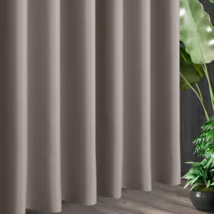 Tkanina zasłonowa gładka z gatunku blackout