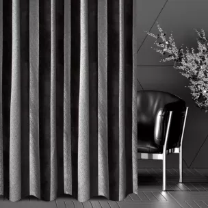 Zasłona szyta na taśmie 5 cm czarno srebrna z szenilowej tkaniny w klasyczne pionowe pasy przetykane błyszczącą nicią