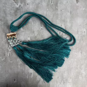 Dekoracyjny sznur do zasłon NORA upinacz z trzema chwostami i koralikami