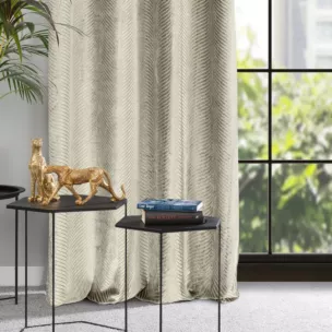 Zasłona ciemnobeżowa z błyszczącego strukturalnego welwetu 140x250 cm przelotka - LUSSI