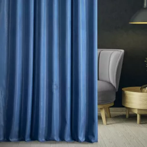 Zasłona szyta na taśmie 5 cm LUXOR ciemnoniebieska z eleganckiej lśniącej tkaniny o drobnym splocie