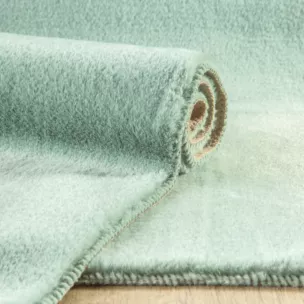 Dywanik dekoracyjny o strukturze futra