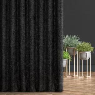 Zasłona szyta na taśmie 5 cm czarna z tkaniny z aplikacją i haftem