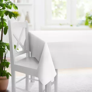 Obrus szyty biały z tkaniny w stylu ekologicznym