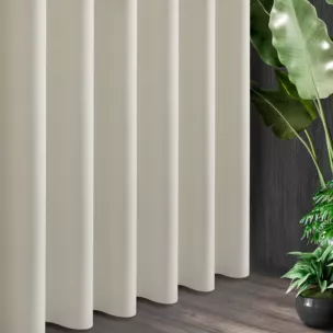 Tkanina zasłonowa zdobiona drobnym strukturalnym wzorem