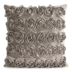 Poszewka na poduszkę 45 x 45 cm z welwetu kolor beżowy zdobiona 3D aplikacją róż ROSES Eva Minge