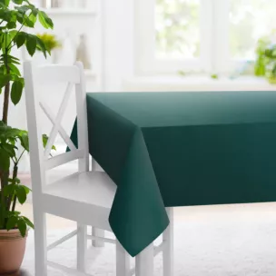 Obrus szyty GEMMA ciemnozielony ze szlachetnej grubej tkaniny welwetowej o gramaturze 400g/m2