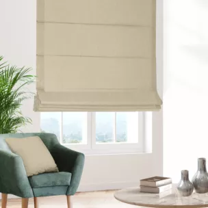 Roleta rzymska jasnobeżowa z miękkiej tkaniny o welurowej strukturze