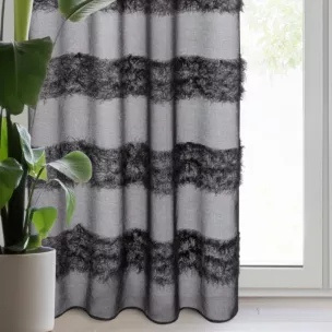 Firana czarna z etaminy zdobiona moherową nicią 140x250 cm przelotka MARGARET