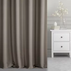 Zasłona szyta na taśmie 5 cm jasnobrązowa z gładkiej tkaniny typu blackout