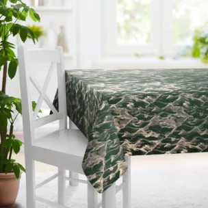 Obrus szyty ciemnozielono złocisty z tkaniny welwetowej ze złotym marmurkowym nadrukiem