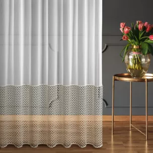 Firana szyta na taśmie 5 cm beżowa z tkaniny peru z aplikacją