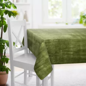 Obrus szyty SAFARI 1 oliwkowy z miękkiej welwetowej tkaniny z połyskiem i poziomym prążkiem