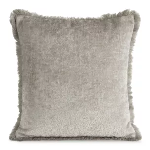 Poszewka na poduszkę 45x45 cm beżowa z szenilowej nici zdobiona subtelnymi frędzlami ADIA