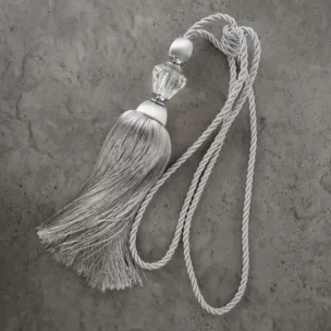 Dekoracyjny sznur do zasłon VILLIA zdobiony kryształem i puszystym chwostem