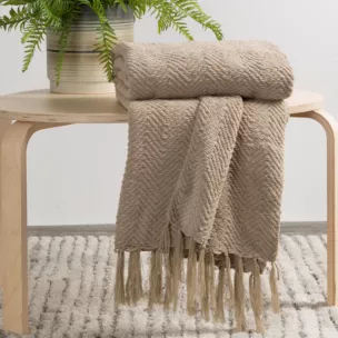 Koc 130x170 cm beżowy tkany z frędzlami i wytłaczanym wzorem MILO