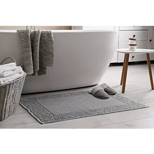 Dywanik łazienkowy NIKA z bawełny, dobrze chłonący wodę z geometrycznym wzorem wykończony błyszczącą nicią