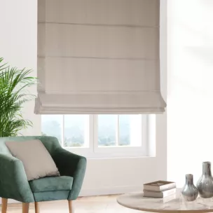 Roleta rzymska ciemnokremowa z tkaniny w geometryczny wzór Pierre Cardin