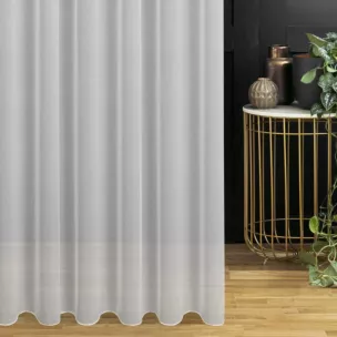 Firana szyta na taśmie 5 cm biała z półprzeźroczystej tkaniny w drobną krateczkę, wykończonej obciążnikiem