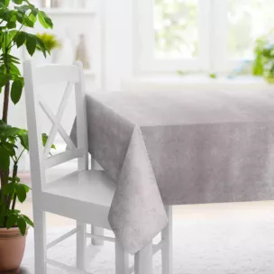 Obrus szyty ciemnobeżowy z miękkiej welwetowej tkaniny z połyskiem