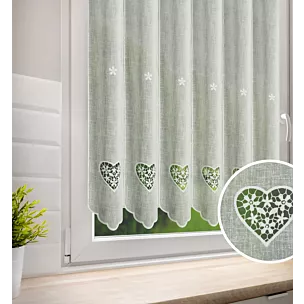 Tkanina firanowa zazdrostka z etaminy zdobiona haftowanymi ażurowymi sercami