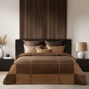 Koc bawełniano-akrylowy 220x240 cm miodowo, brązowy z geometrycznym nadrukiem ELEGANTE Eva Minge