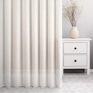 Firana szyta na taśmie 5 cm perłowa z delikatnej elaganckiej tkaniny, wykończonej obciążnikiem