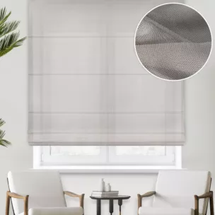 Roleta rzymska beżowa z miękkiej tkaniny o luźnym splocie i lekkim połysku, odporna na zaciągnięcia, wykończona obciążnikiem