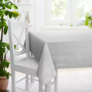 Obrus szyty ciemnosrebrny z miękkiej tkaniny welwetowej