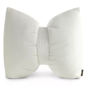 Poduszka 45x55 cm welwetowa kremowa w kształcie kokardy KOKARDA