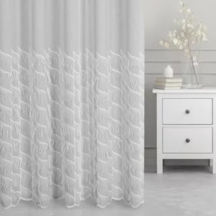 Firana szyta na taśmie 5 cm jasnoszaro biała z miękkiej etaminy o naturalnym splocie, zdobiona naszytymi frędzlami