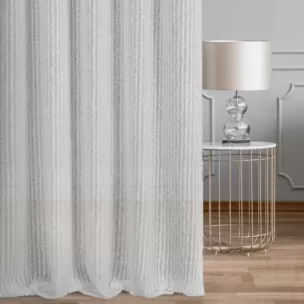 Zasłona szyta na taśmie 5 cm biała z tkaniny z aplikacją i haftem