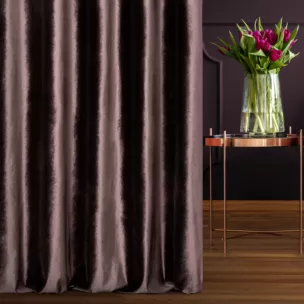 Zasłona szyta na taśmie 5 cm ciemnofioletowa z miękkiej welwetowej tkaniny z połyskiem