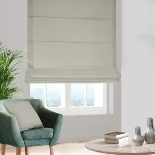 Roleta rzymska beżowa z tkaniny typu Blackout zaciemniającej w 100%