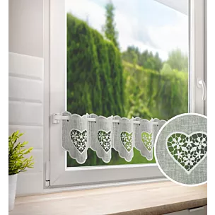 Tkanina firanowa zazdrostka z etaminy zdobiona haftowanymi ażurowymi sercami