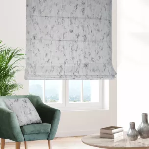 Roleta rzymska naturalno złocista z tkaniny welwetowej ze złotym marmurkowym nadrukiem