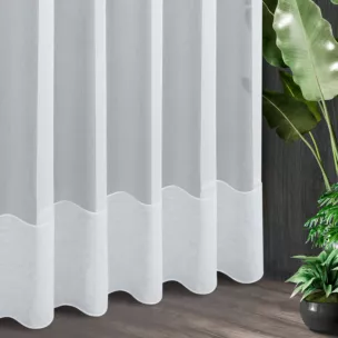 Tkanina firanowa z adenu dekoracyjnym ozdobnym pasem