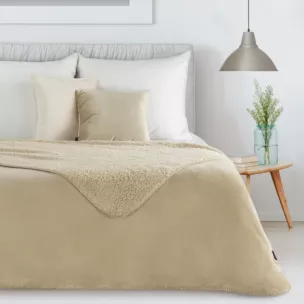 Koc 200x220 jasnobeżowa z miękkiego polaru ze strukturą baranka TEDY Eurofirany Premium